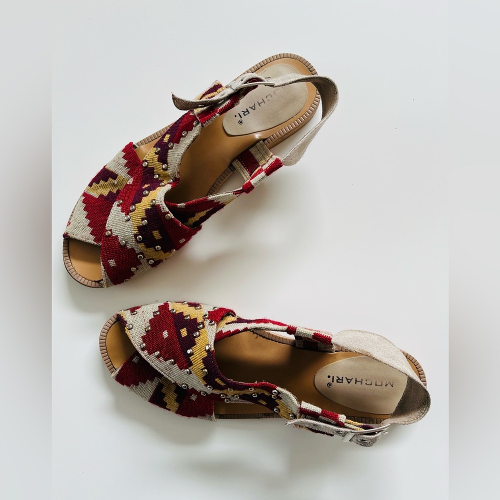 Mochari Sandals• Sz 6 - Picture 2 of 16
